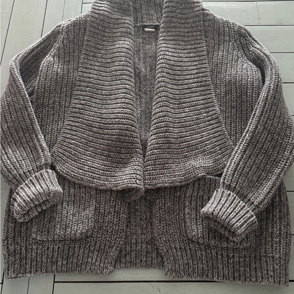 J. CREW | Chunky Cable-knit Sweater Cardigan long sleeve Sz XSmall - Picture 2 of 6